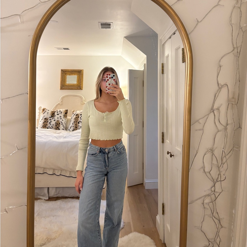 Green long sleeve top